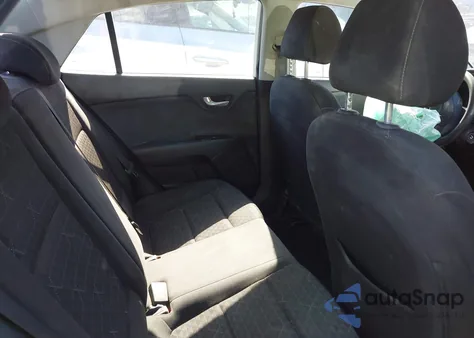 2021 Kia Rio S из США, поврежденный, VIN 3KPA24AD9ME374174